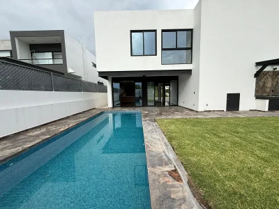 🏡✨ RESIDENCIA DE LUJO CON ALBERCA Y JACUZZI EN LOMAS DE COCOYOC | 4 RECÁMARAS